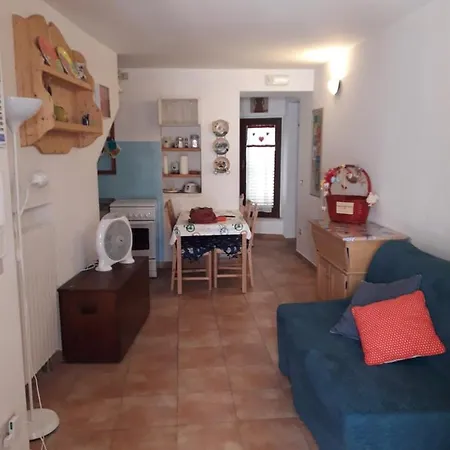 La Casetta Di Edy Apartment *